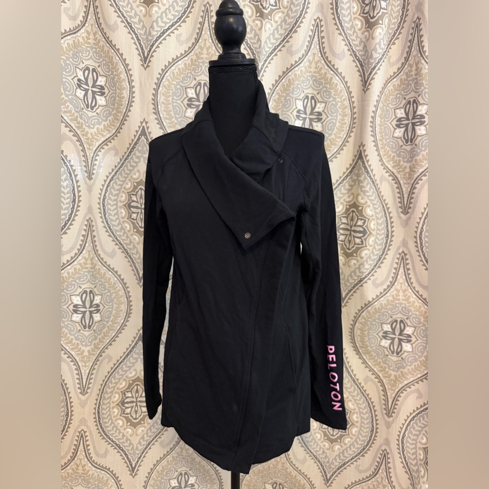 Lululemon Peloton Black Coast Easy Wrap Athletic Yoga Jacket - Size 4